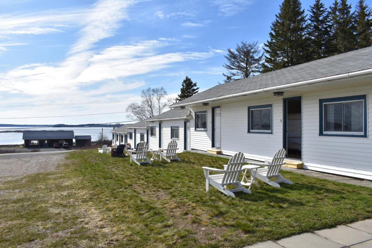 Friars Bay Inn & Cottages Welshpool Exterior foto